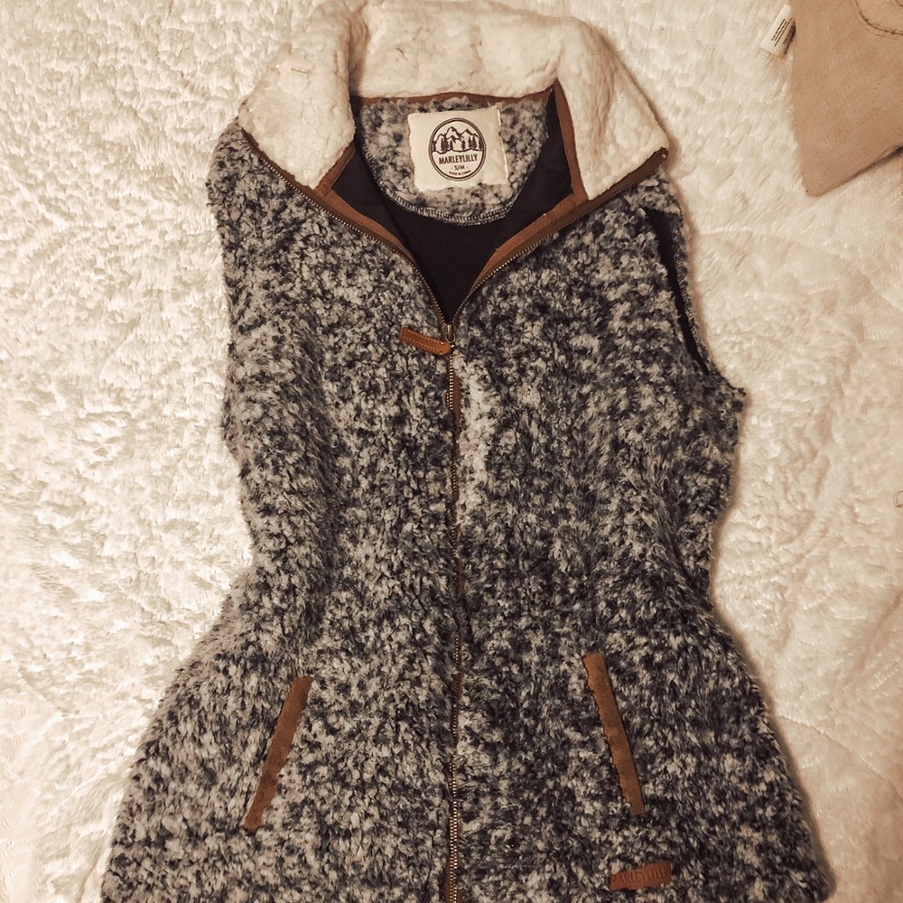 Women’s medium gray Marley Lilly vest